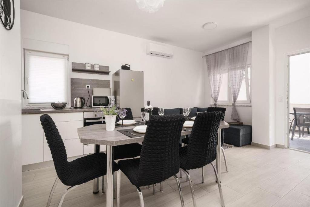 Apartments Dobrenic Vodice Luaran gambar