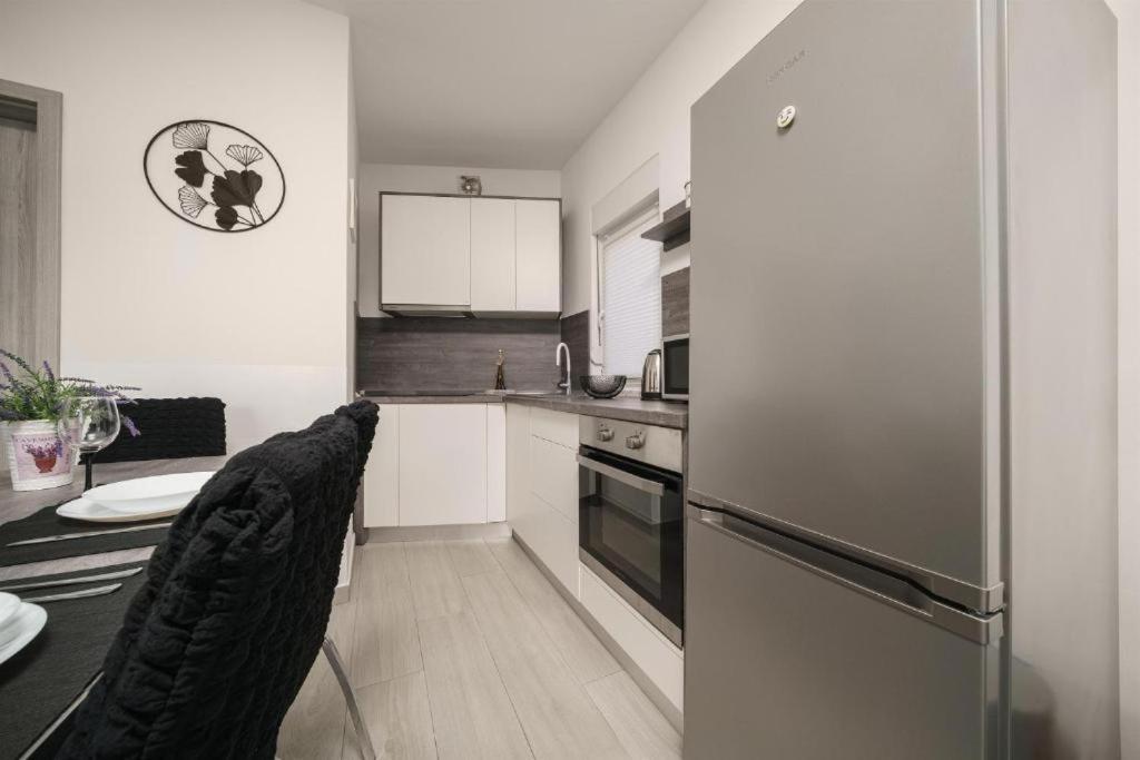 Apartments Dobrenic Vodice Luaran gambar